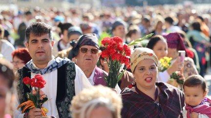 Oferentes en la Ofrenda de Flores de 2022. / Europa Press
