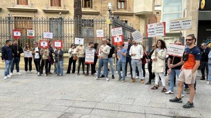 Concentración de la plantilla de Zaragoza de Becton Dickinson por el ERE de extinción. / Europa Press