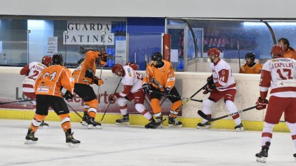 Imagen del partido de ayer en la pista de Logroño