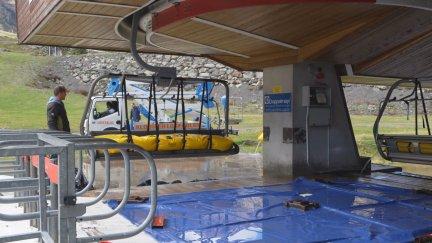 Un centenar de personas llevan prácticamente desde que cerraron preparando las instalaciones y realizando tareas de mantenimiento. / Aragón TV