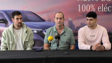 Imagen presentación jugadores Bada Huesca