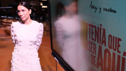 Itziar Miranda presenta una nueva temporada de 'Tenía que ser de aquí'. / CARTV