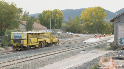 Obras este mes de octubre en la línea internacional del Canfranc en el lado español. / Aragón TV