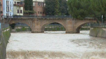 El río Vero a su paso por Barbastro este sábado. / Aragón TV