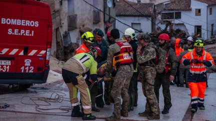 Varios servicios de emergencias ayudan en las labores de rescate en Letur, Albacete, Castilla-La Mancha / Europa Press.