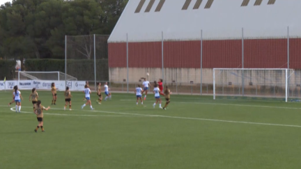 Imagen del remate de Rando que ha dado la victoria al ZCFF ante la Real Sociedad B