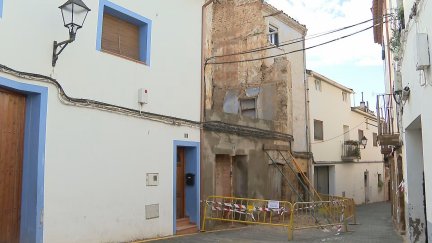 Edificio desalojado en Caspe (Zaragoza). / Aragón TV