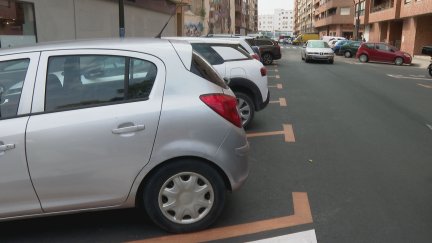 Imagen de una calle con estacionamiento regulado de zona naranja. / Aragón TV