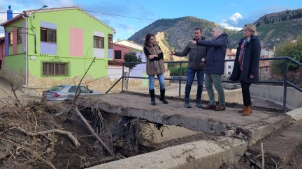 Octavio López ha comprobado los daños de la DANA en Montalbán. / Gobierno de Aragón