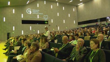 Asistentes del congreso sobre el cáncer que se desarrolla en Zaragoza. / Aragón TV
