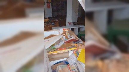 Estado en el que ha quedado la librería 'Somnis de paper' en Benetússer. / Aragón TV