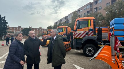 Los delegados del Gobierno en Aragón, Castilla-La Mancha y Castilla y León han participado en un simulacro de vialidad invernal en la A-2. / Aragón TV