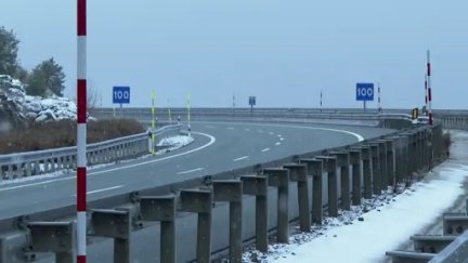 Los coches con nieve solo podrán acceder a Monrepós con neumáticos especiales. / Aragón Tv