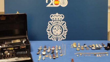 Joyas intervenidas a los detenidos. / Policía Nacional