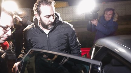 De Aldama a su salida de la cárcel de Soto del Real de Madrid. / EFE