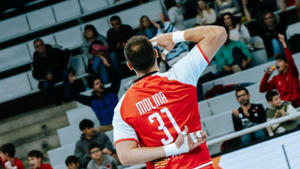 Carlos Molina en un partido en el Palacio de los Deportes en Huesca. Foto:Bada Huesca