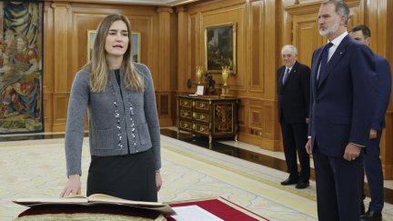 Sara Aagesen promete su cargo en presencia del rey Felipe VI. / EFE