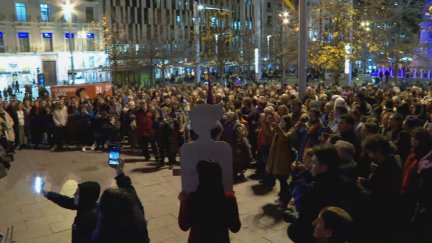 Concentración organizada por la Coordinadora de Organizaciones Feministas este lunes en Zaragoza. / Aragón TV
