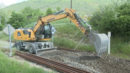 Obras en una vía de ferrocarril. / Aragón TV