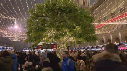 Zaragoza enciende las luces de Navidad./ Aragón TV