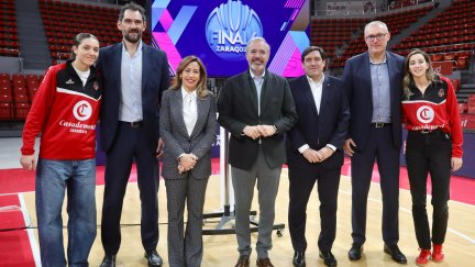 Foto del anuncio oficial del acuerdo que convierte a Zaragoza en sede de la fase final de la Euroliga Femenina las tres próximas temporadas. Foto: Daniel Marcos.