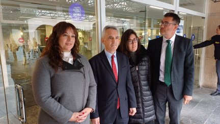 La subdelegada Noelia Herrero y el delegado especial de la AEAT en Aragón, Roberto Pérez. / Delegación del Gobierno