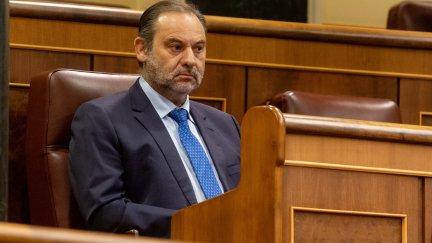 El diputado del Grupo Mixto José Luis Ábalos durante un pleno en el Congreso de los Diputados. / Europa Press