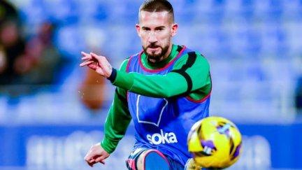 La SD Huesca busca esta noche tres nuevos puntos en El Alcoraz.