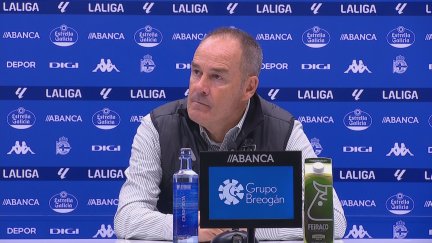 Víctor Fernández, durante su comparecencia en Riazor.