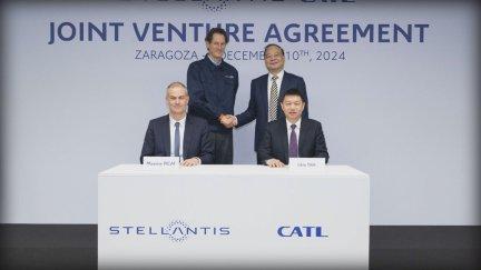 Firma del acuerdo entre Stellantis y CATL para el desarrollo de la gigafactoría de Figueruelas.