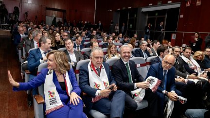 La ministra de Deportes, Pilar Alegría; el presidente de Aragón, Jorge Azcón. / Gobierno de Aragón