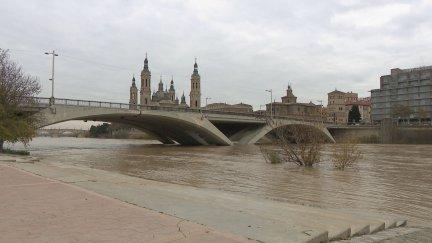 El Ebro arrastra menos caudal de lo que en un principio se esperaba. / Aragón Tv