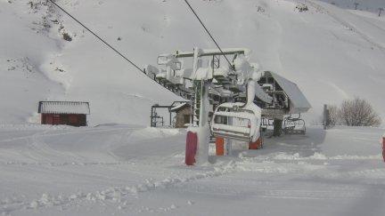 Las estaciones de esquí aragonesas ultiman este jueves los preparativos para su apertura. / Aragón TV
