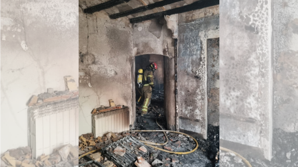 Los bomberos han encontrado el cadáver de una mujer en el interior de la vivienda. / Aragón TV