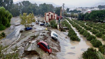 Coches destrozados tras el paso del la dana./ Europa Press. Álex Zea