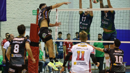 Un momento del partido del Pamesa Teruel en Almería