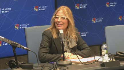 Blanca Solans, consejera de Hacienda y de Fondos Europeos del Ayuntamiento de Zaragoza este lunes en los estudios de Aragón Radio. / Aragón TV