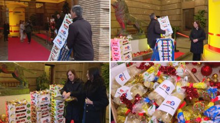 Llegada de las bolsas con las uvas de Mercazaragoza al Ayuntamiento de Zaragoza. / Aragón TV