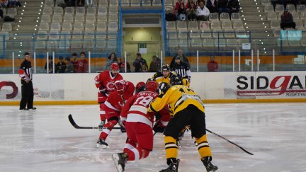 Un enfrentamiento del Club Hielo Jaca esta temporada