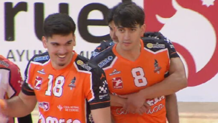 Los jugadores del Pamesa Teruel celebran un punto