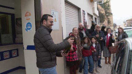 El 06766, segundo premio de la Lotería de El Niño, cae en Belchite. / A.N