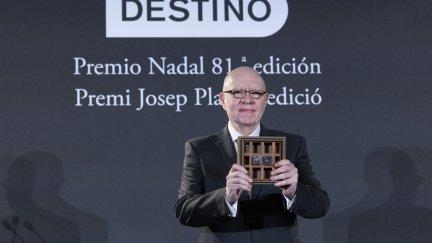 El jurado del Premio Nadal proclama a Jorge Fernández Díaz como ganador de su 81 edición. / EFE