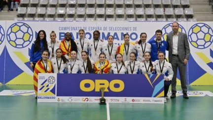 La selección aragonesa cadete femenina se colgó el oro en la Copa de España