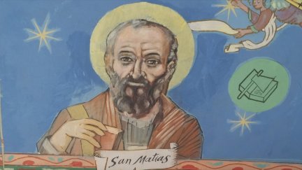 La nueva imagen de San Matías en la ermita de San Miguel, en Latre (Huesca). / Aragón TV