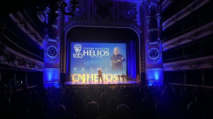 Imagen del monólogo de Leo Harlem en la gala del Centenario del CN Helios.