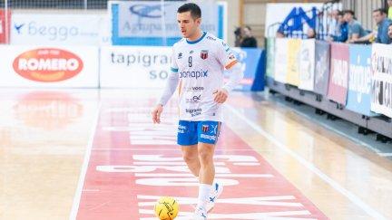 Adrián Rivera, durante un encuentro esta temporada