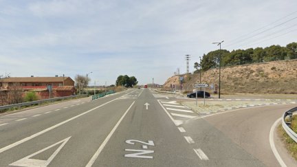 Punto de la N-2 donde se construirá desde este lunes una glorieta de acceso al polígono de Malpica. / Google Maps