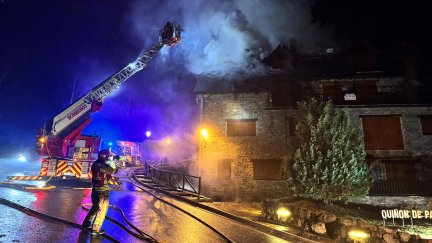 El fuego se ha logrado extinguir este lunes de madrugada. / Aragón TV