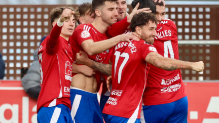 Los jugadores del Tarazona celebran el gol de Fuentes que les dio el triunfo ante el Zamora. Foto: X SDTarazona.
