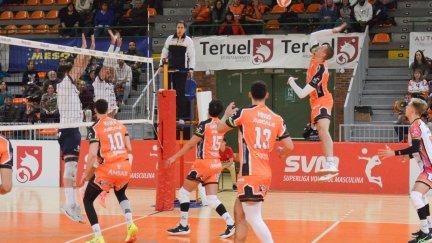 Un momento del partido ante el Cisneros Tenerife